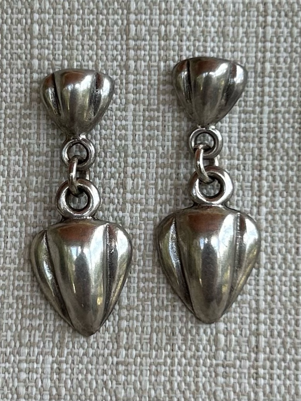 NWOT UNO de 50 Mumbasa Silver Drop Earrings